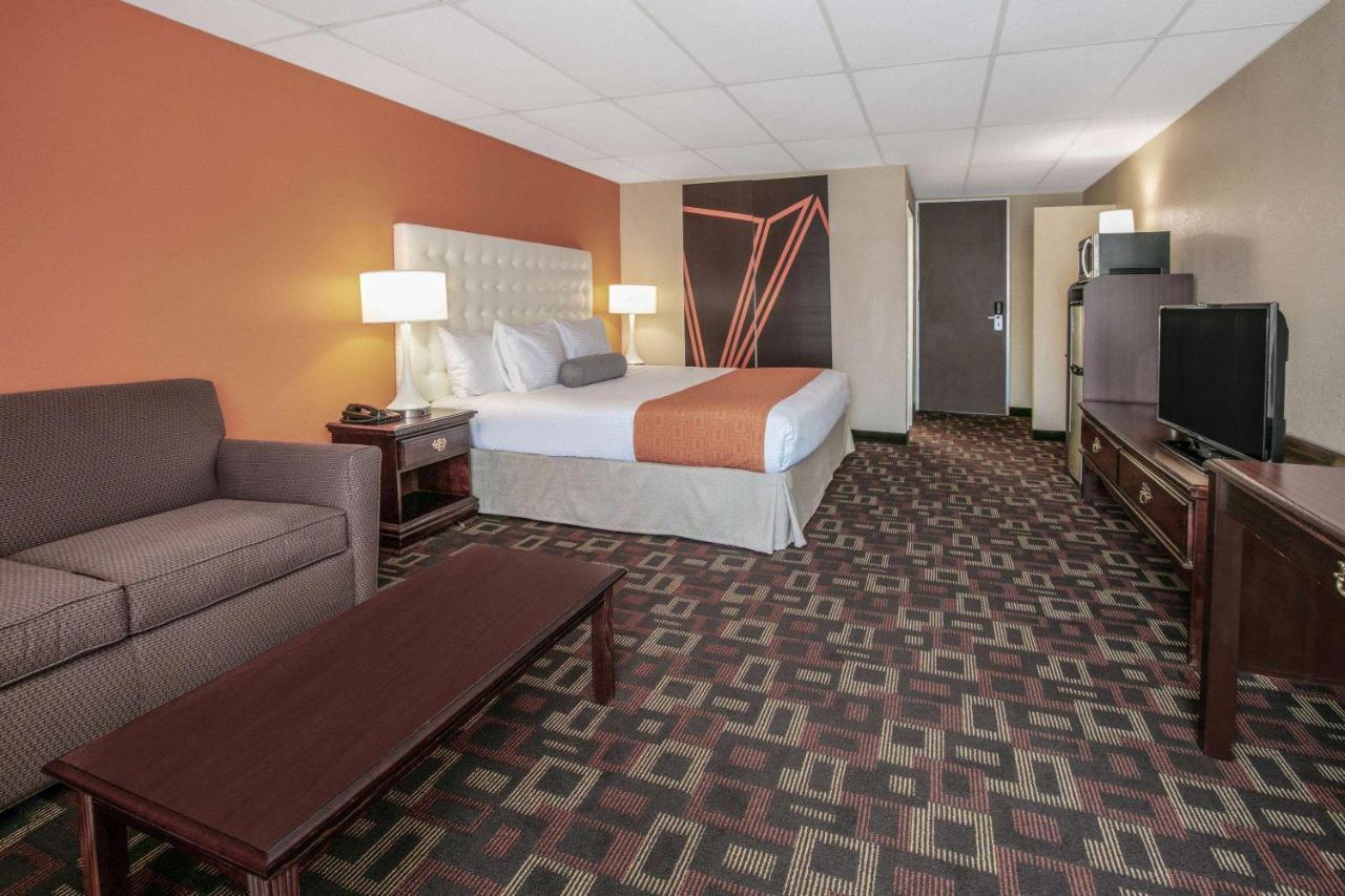 Hotel Howard Johnson By Wyndham Okc Airport, Fairgrounds, I40 Oklahoma City