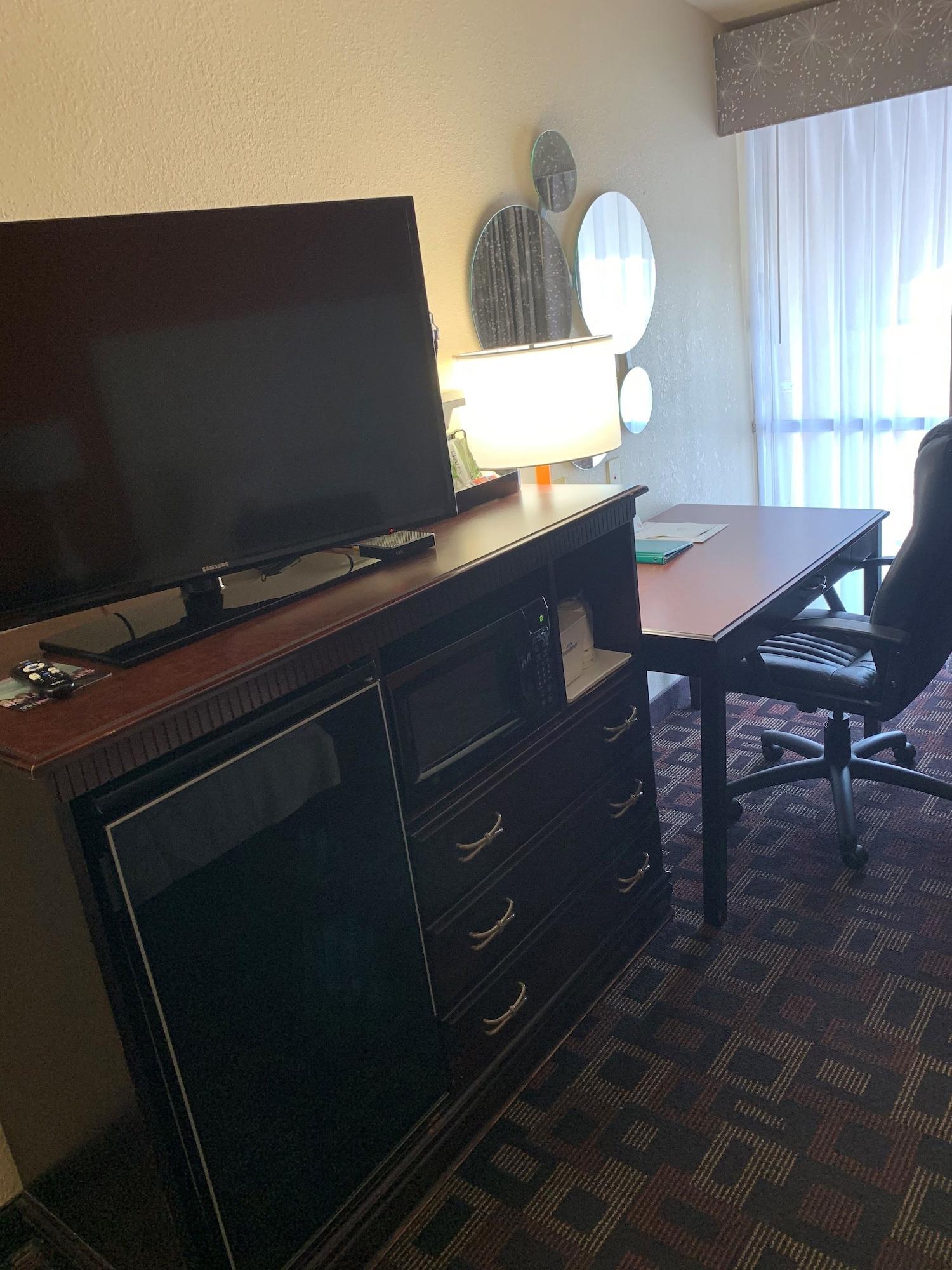 Hotel Howard Johnson By Wyndham Okc Airport, Fairgrounds, I40 Oklahoma City