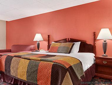 Howard Johnson By Wyndham Okc Airport, Fairgrounds, I40 Hotel